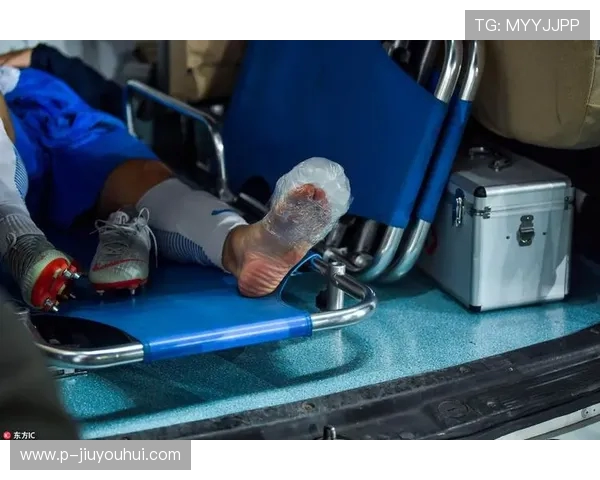 足球运动员受伤紧急就医 诊疗过程全记录助力复健恢复